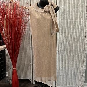 Beautiful Gold/Beige shimmering dress size 18